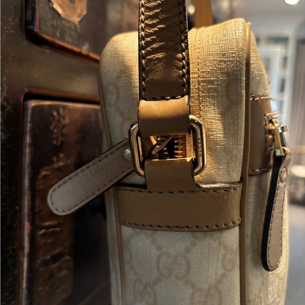 Gucci Cream/Tan Monogram  Crossbody Bag - Picture 5 of 14